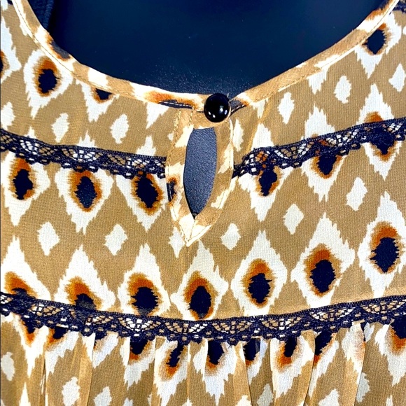 Lush Geometric Pattern Blouse - Brown and Black - Picture 10 of 11